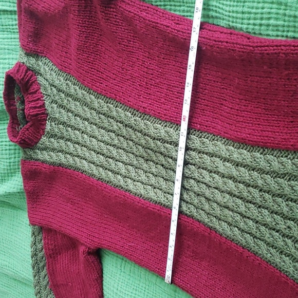 3/$65 Vintage handmade sweater - Picture 6 of 7